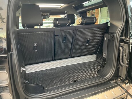 Land Rover Defender 3.0 D300 MHEV X SUV 3dr Diesel Auto 4WD Euro 6 (s/s) (300 ps) 26