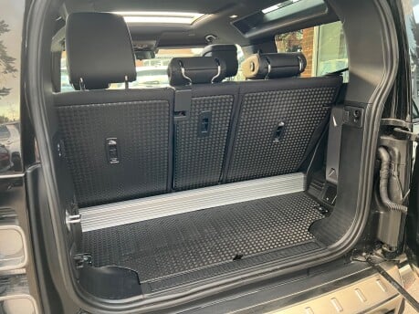 Land Rover Defender 3.0 D300 MHEV X SUV 3dr Diesel Auto 4WD Euro 6 (s/s) (300 ps) 26