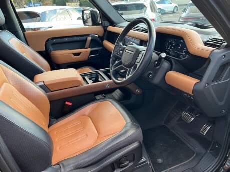 Land Rover Defender 3.0 D300 MHEV X SUV 3dr Diesel Auto 4WD Euro 6 (s/s) (300 ps) 29