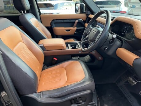 Land Rover Defender 3.0 D300 MHEV X SUV 3dr Diesel Auto 4WD Euro 6 (s/s) (300 ps) 30