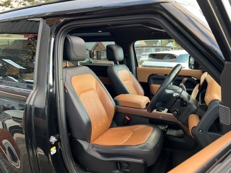 Land Rover Defender 3.0 D300 MHEV X SUV 3dr Diesel Auto 4WD Euro 6 (s/s) (300 ps) 36