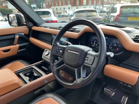 Land Rover Defender 3.0 D300 MHEV X SUV 3dr Diesel Auto 4WD Euro 6 (s/s) (300 ps) 37