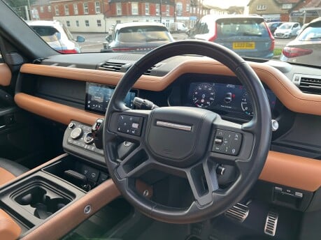Land Rover Defender 3.0 D300 MHEV X SUV 3dr Diesel Auto 4WD Euro 6 (s/s) (300 ps) 38