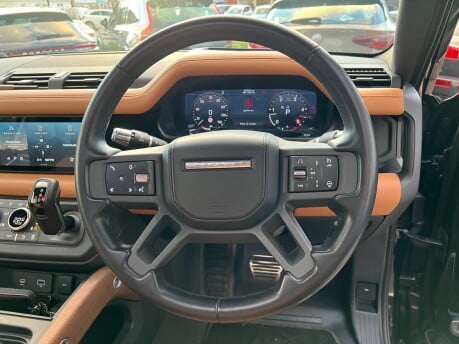 Land Rover Defender 3.0 D300 MHEV X SUV 3dr Diesel Auto 4WD Euro 6 (s/s) (300 ps) 39