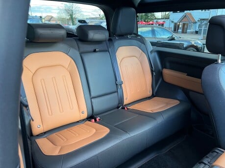 Land Rover Defender 3.0 D300 MHEV X SUV 3dr Diesel Auto 4WD Euro 6 (s/s) (300 ps) 41