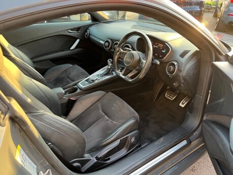 Audi TT 2.0 TFSI Sport Coupe 3dr Petrol S Tronic quattro Euro 6 (s/s) (230 ps) 21