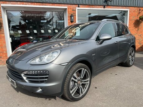 Porsche Cayenne 3.0 TD V6 SUV 5dr Diesel Tiptronic 4WD Euro 5 (s/s) (240 ps) 2