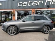 Porsche Cayenne 3.0 TD V6 SUV 5dr Diesel Tiptronic 4WD Euro 5 (s/s) (240 ps) 5