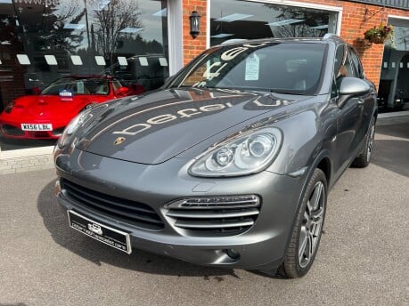 Porsche Cayenne 3.0 TD V6 SUV 5dr Diesel Tiptronic 4WD Euro 5 (s/s) (240 ps) 6