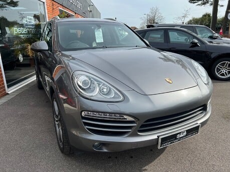 Porsche Cayenne 3.0 TD V6 SUV 5dr Diesel Tiptronic 4WD Euro 5 (s/s) (240 ps) 8