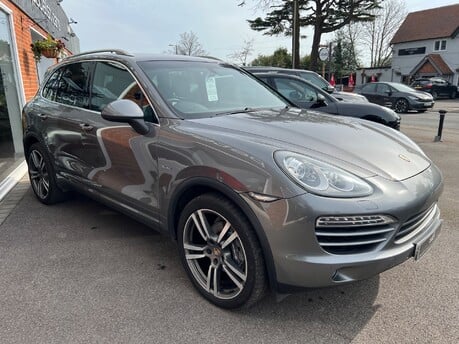 Porsche Cayenne 3.0 TD V6 SUV 5dr Diesel Tiptronic 4WD Euro 5 (s/s) (240 ps) 9