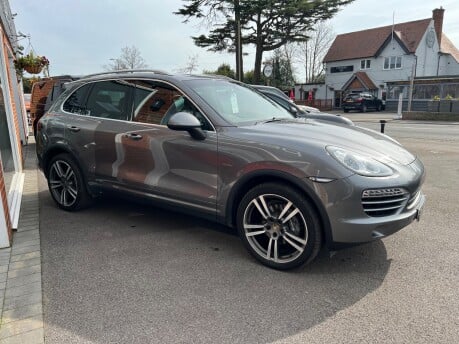 Porsche Cayenne 3.0 TD V6 SUV 5dr Diesel Tiptronic 4WD Euro 5 (s/s) (240 ps) 10