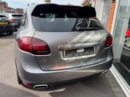 Porsche Cayenne 3.0 TD V6 SUV 5dr Diesel Tiptronic 4WD Euro 5 (s/s) (240 ps) 12