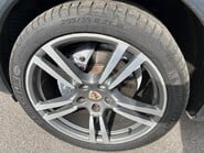 Porsche Cayenne 3.0 TD V6 SUV 5dr Diesel Tiptronic 4WD Euro 5 (s/s) (240 ps) 16