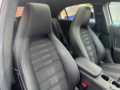 Mercedes-Benz A Class 2.1 A200d Sport Edition Plus Hatchback 5dr Diesel 7G-DCT Euro 6 (s/s) (136 42
