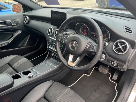 Mercedes-Benz A Class 2.1 A200d Sport Edition Plus Hatchback 5dr Diesel 7G-DCT Euro 6 (s/s) (136 45