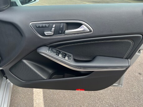 Mercedes-Benz A Class 2.1 A200d Sport Edition Plus Hatchback 5dr Diesel 7G-DCT Euro 6 (s/s) (136 49