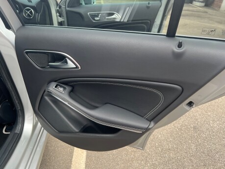 Mercedes-Benz A Class 2.1 A200d Sport Edition Plus Hatchback 5dr Diesel 7G-DCT Euro 6 (s/s) (136 53