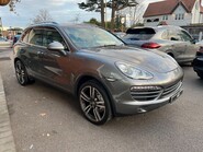 Porsche Cayenne 4.8 S SUV 5dr Petrol TiptronicS 4WD Euro 5 (s/s) (400 ps) 6