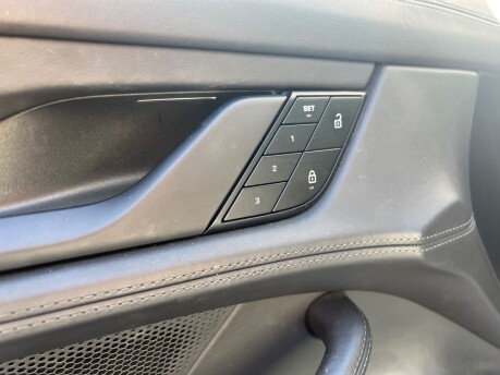 Porsche Taycan Performance Plus 93.4kWh 4S Saloon 4dr Electric Auto 4WD (571ps) 15