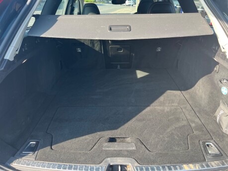 Volvo V90 2.0 D4 Inscription Estate 5dr Diesel Auto Euro 6 (s/s) (190 ps) 4