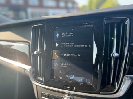 Volvo V90 2.0 D4 Inscription Estate 5dr Diesel Auto Euro 6 (s/s) (190 ps) 14