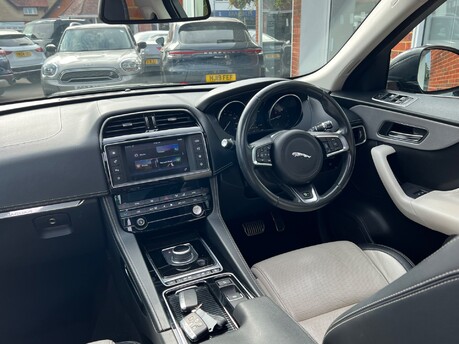Jaguar F-Pace 2.0 D180 R-Sport SUV 5dr Diesel Auto AWD Euro 6 (s/s) (180 ps) 3
