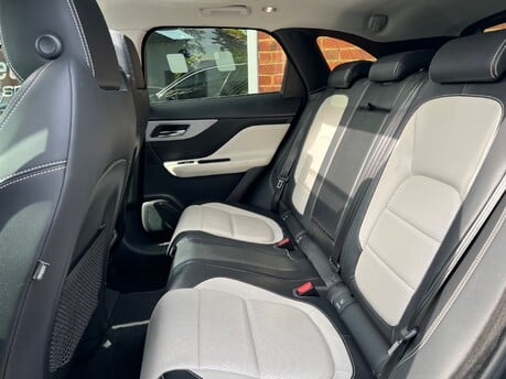 Jaguar F-Pace 2.0 D180 R-Sport SUV 5dr Diesel Auto AWD Euro 6 (s/s) (180 ps) 16