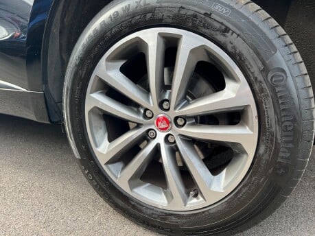Jaguar F-Pace 2.0 D180 R-Sport SUV 5dr Diesel Auto AWD Euro 6 (s/s) (180 ps) 17