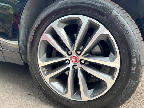 Jaguar F-Pace 2.0 D180 R-Sport SUV 5dr Diesel Auto AWD Euro 6 (s/s) (180 ps) 23