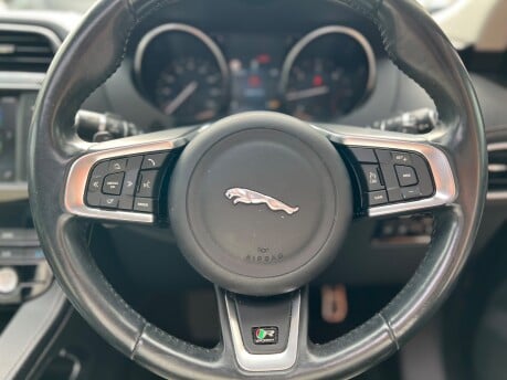 Jaguar F-Pace 2.0 D180 R-Sport SUV 5dr Diesel Auto AWD Euro 6 (s/s) (180 ps) 27