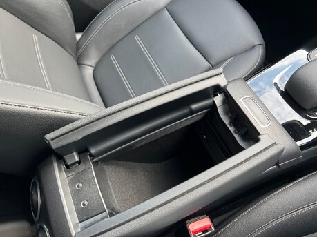 Mercedes-Benz CLA Class 1.3 CLA250e AMG Line (Premium) Coupe 4dr Petrol Plug-in Hybrid 8G-DCT EURO6 35