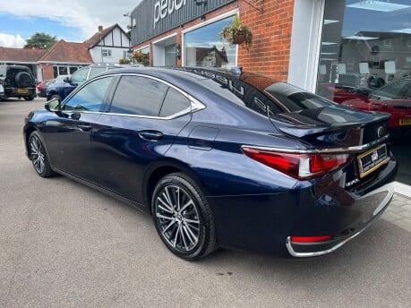 Lexus Es 2.5 300h Saloon 4dr Petrol Hybrid Euro 6 (s/s) (218 ps) 7