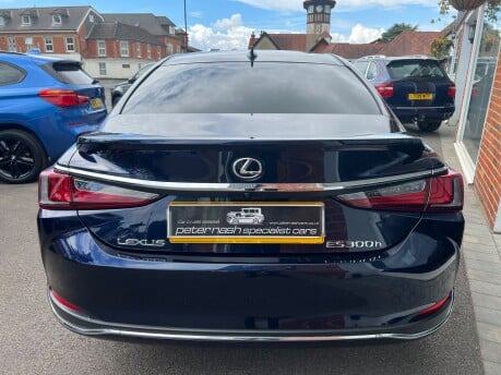 Lexus Es 2.5 300h Saloon 4dr Petrol Hybrid Euro 6 (s/s) (218 ps) 8