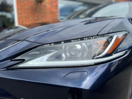 Lexus Es 2.5 300h Saloon 4dr Petrol Hybrid Euro 6 (s/s) (218 ps) 15