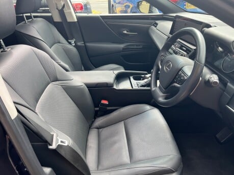 Lexus Es 2.5 300h Saloon 4dr Petrol Hybrid Euro 6 (s/s) (218 ps) 27