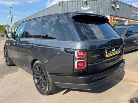 Land Rover Range Rover 3.0 SD V6 Vogue SUV 5dr Diesel Auto 4WD Euro 6 (s/s) (275 ps) 2