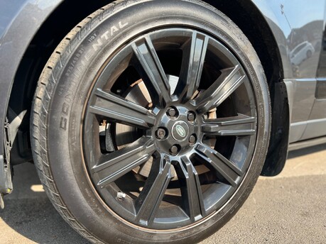 Land Rover Range Rover 3.0 SD V6 Vogue SUV 5dr Diesel Auto 4WD Euro 6 (s/s) (275 ps) 12