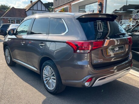Mitsubishi Outlander 2.4h TwinMotor 13.8kWh Dynamic Safety SUV 5dr Petrol Plug-in Hybrid CVT 4WD 2