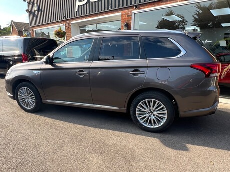Mitsubishi Outlander 2.4h TwinMotor 13.8kWh Dynamic Safety SUV 5dr Petrol Plug-in Hybrid CVT 4WD 6
