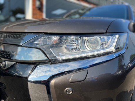 Mitsubishi Outlander 2.4h TwinMotor 13.8kWh Dynamic Safety SUV 5dr Petrol Plug-in Hybrid CVT 4WD 13