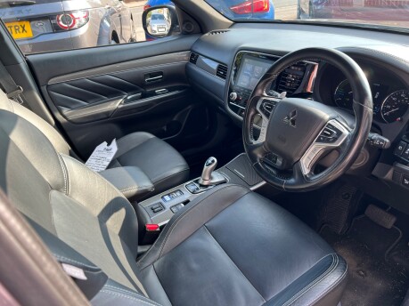 Mitsubishi Outlander 2.4h TwinMotor 13.8kWh Dynamic Safety SUV 5dr Petrol Plug-in Hybrid CVT 4WD 21