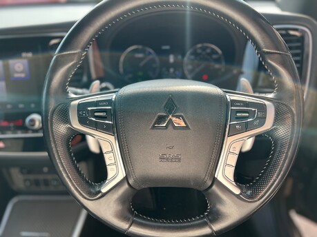 Mitsubishi Outlander 2.4h TwinMotor 13.8kWh Dynamic Safety SUV 5dr Petrol Plug-in Hybrid CVT 4WD 24