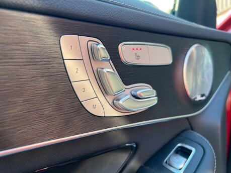 Mercedes-Benz GLC 2.0 GLC300d AMG Line (PREMIUM PLUS) SUV 5dr Diesel G-Tronic+ 4MATIC Euro 6 17