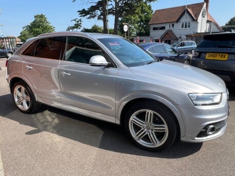 Audi Q3 2.0 TFSI S line Plus SUV 5dr Petrol S Tronic quattro Euro 5 (s/s) (211 ps) 9