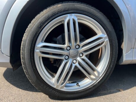 Audi Q3 2.0 TFSI S line Plus SUV 5dr Petrol S Tronic quattro Euro 5 (s/s) (211 ps) 12
