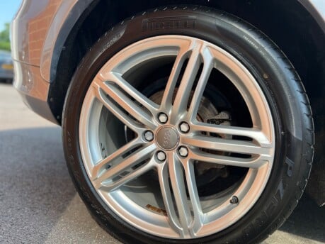Audi Q3 2.0 TFSI S line Plus SUV 5dr Petrol S Tronic quattro Euro 5 (s/s) (211 ps) 20