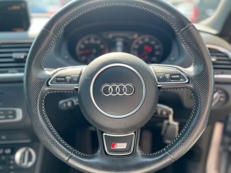 Audi Q3 2.0 TFSI S line Plus SUV 5dr Petrol S Tronic quattro Euro 5 (s/s) (211 ps) 25