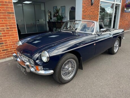 MG B ROADSTER 2