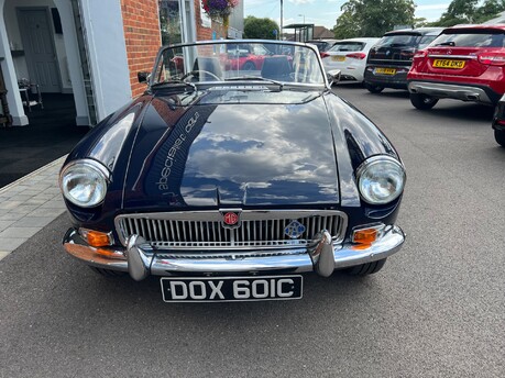 MG B ROADSTER 5